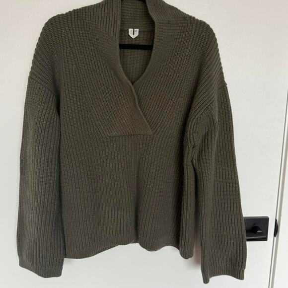 Arket ribbed olive green oversized sweater - Picture 2 of 5